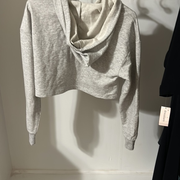 Forever 21 half sweatshirt - Picture 3 of 3